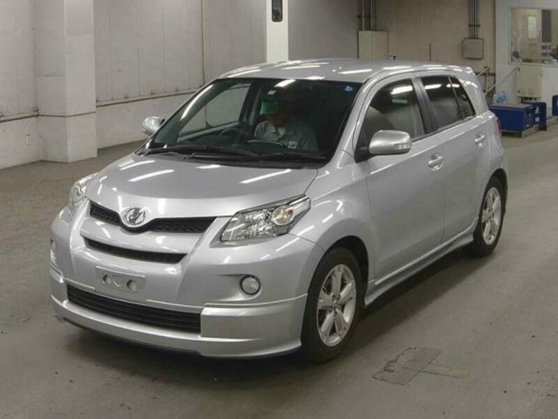 TOYOTA　IST