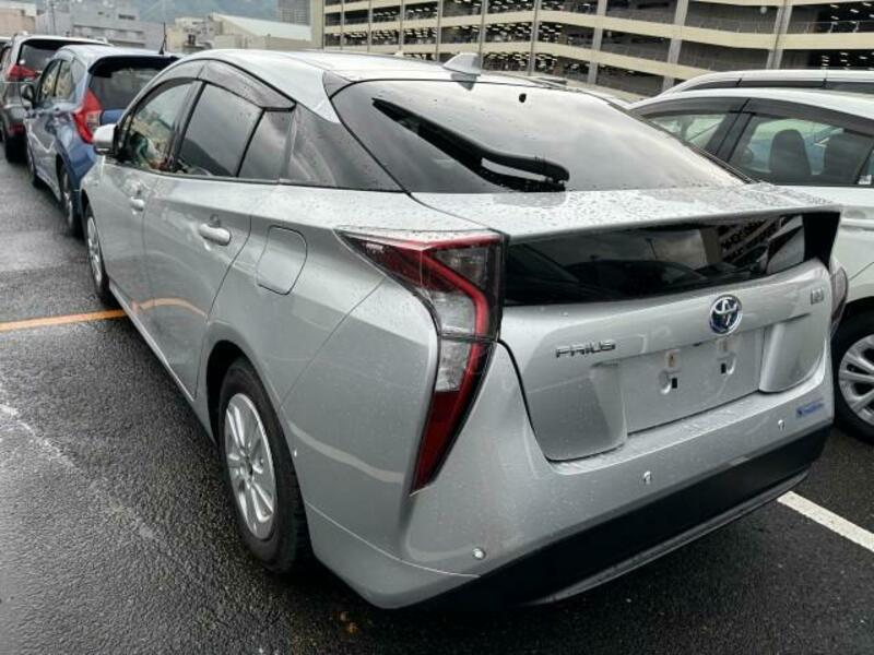 PRIUS-6