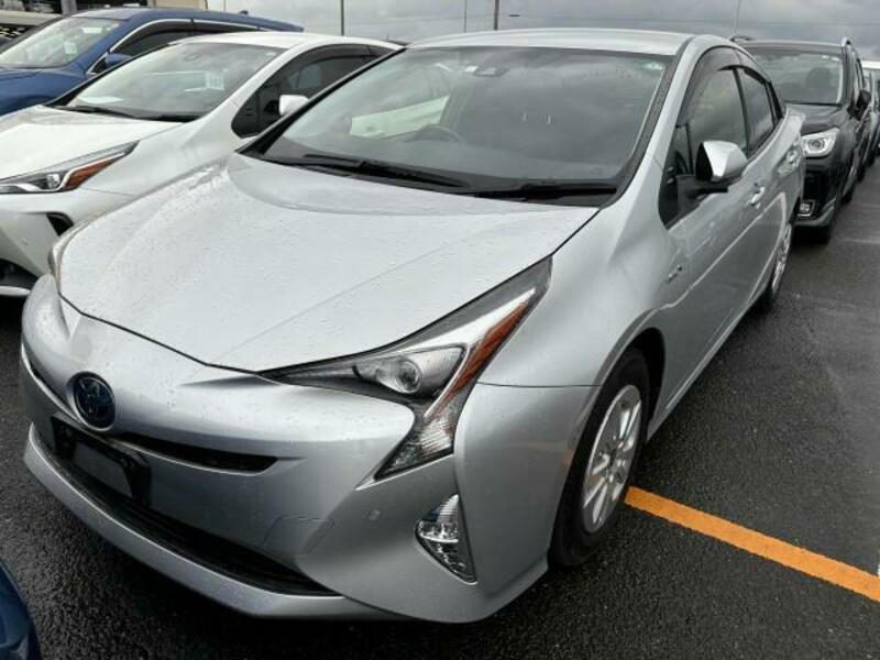 TOYOTA　PRIUS