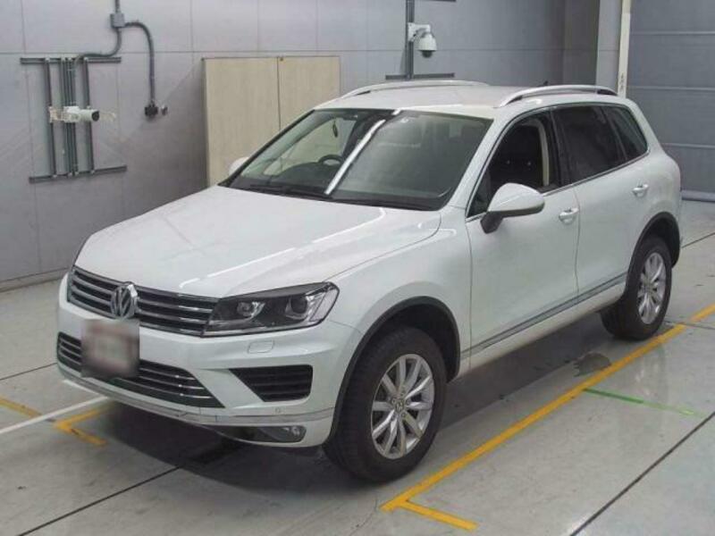 VOLKSWAGEN　TOUAREG