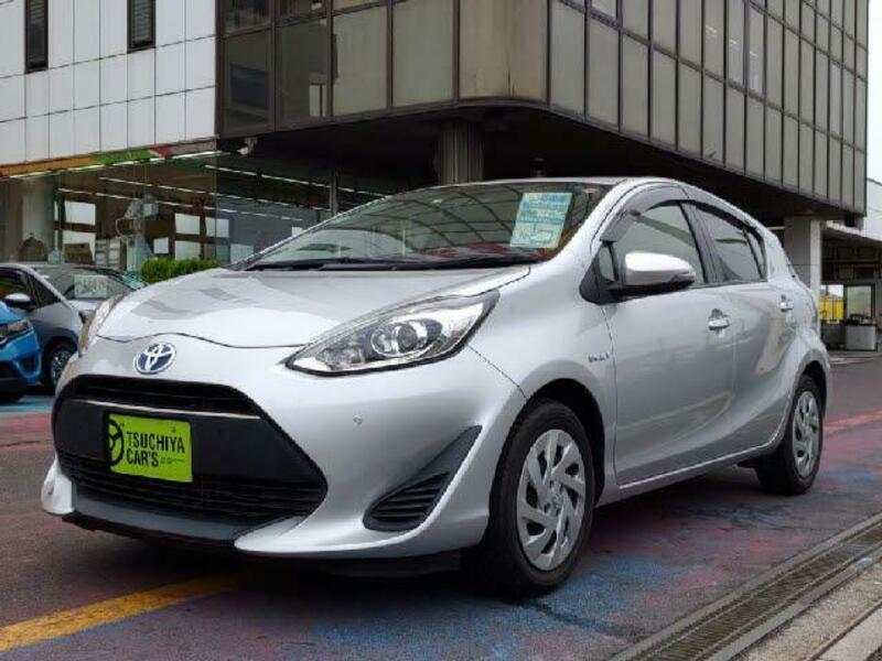 TOYOTA　AQUA