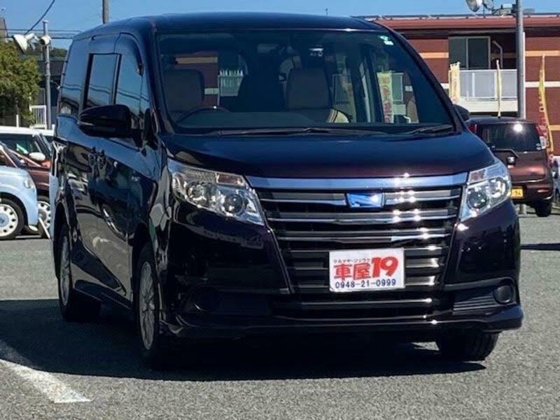 TOYOTA　NOAH