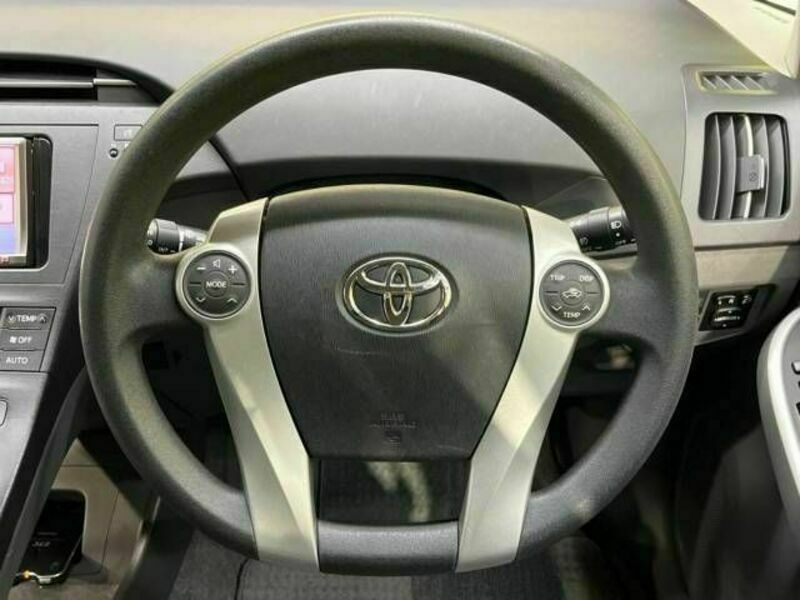 PRIUS-11