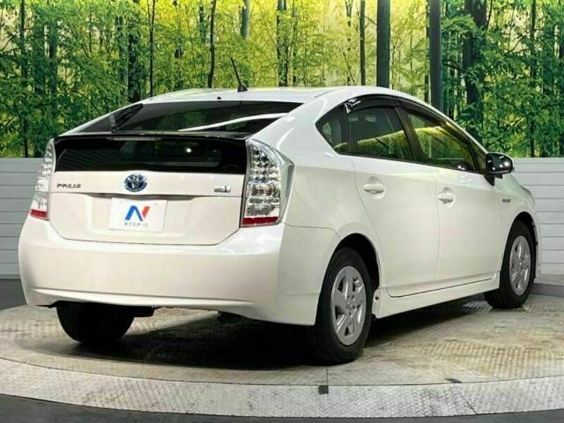 PRIUS-17