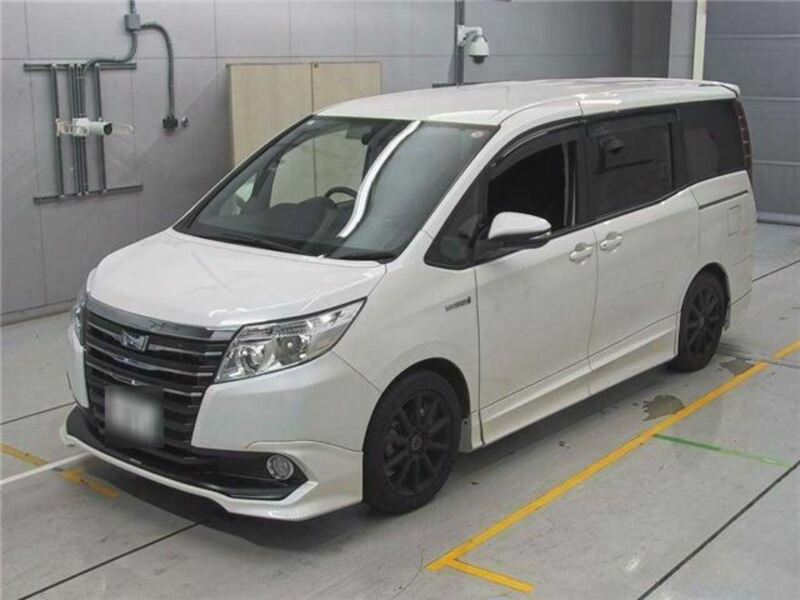 TOYOTA　NOAH