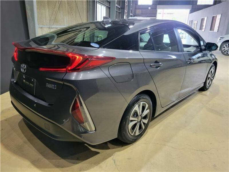 PRIUS PHV-13