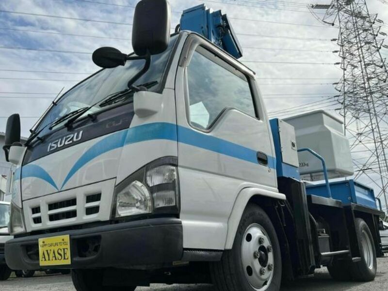 ISUZU　ELF