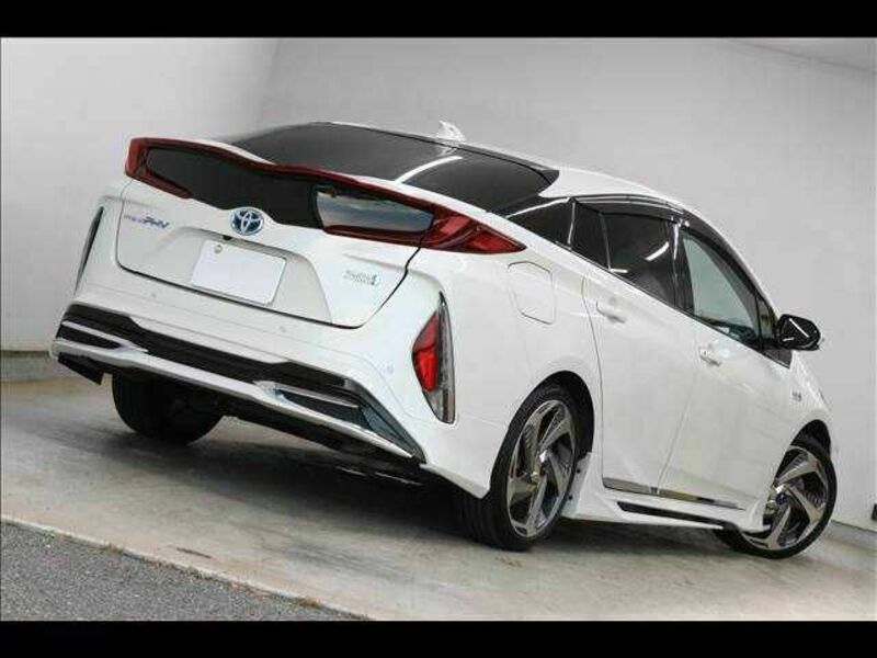 PRIUS PHV-11