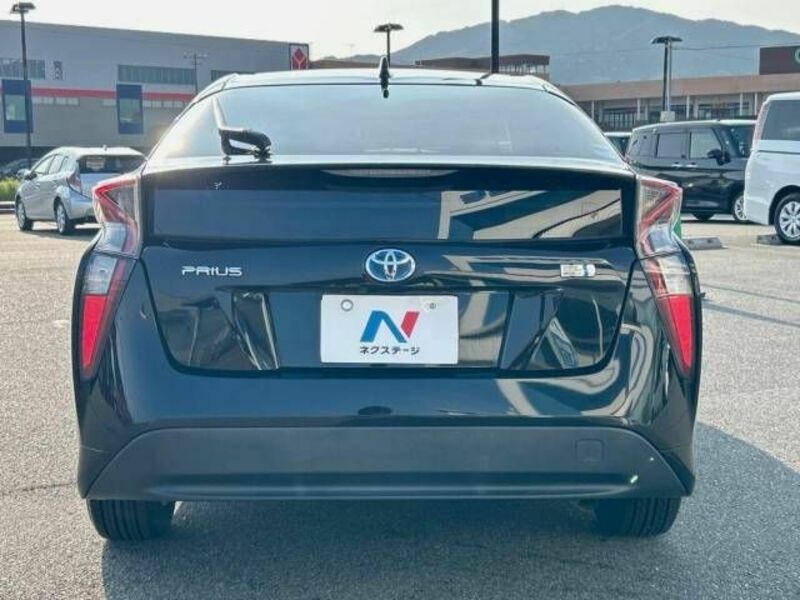 PRIUS-18