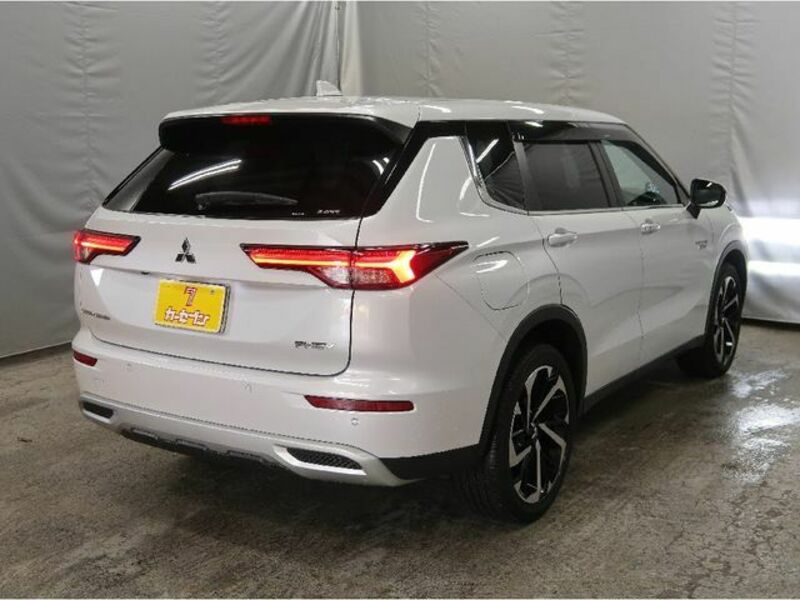 OUTLANDER PHEV-23