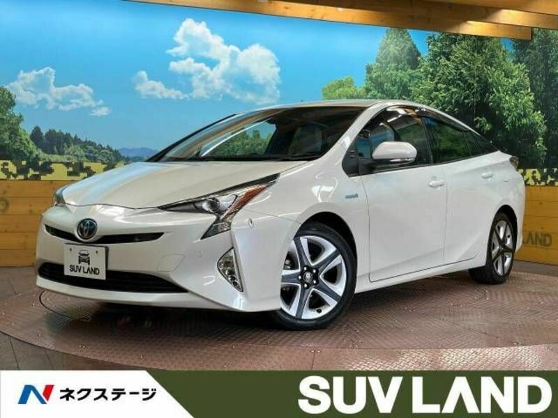 TOYOTA　PRIUS