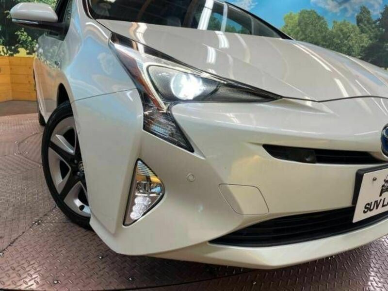 PRIUS-11