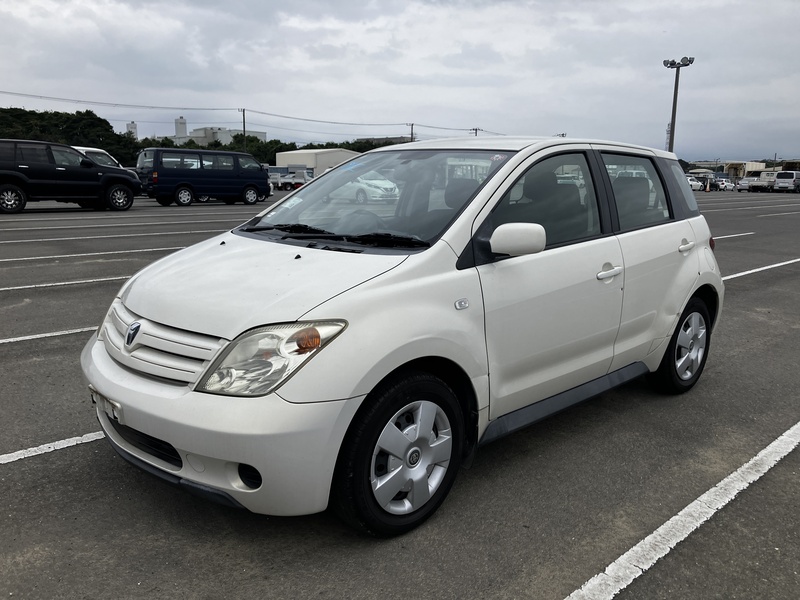 TOYOTA IST