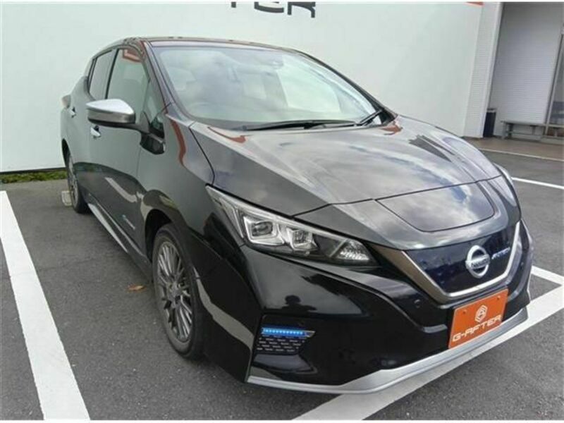 NISSAN　LEAF