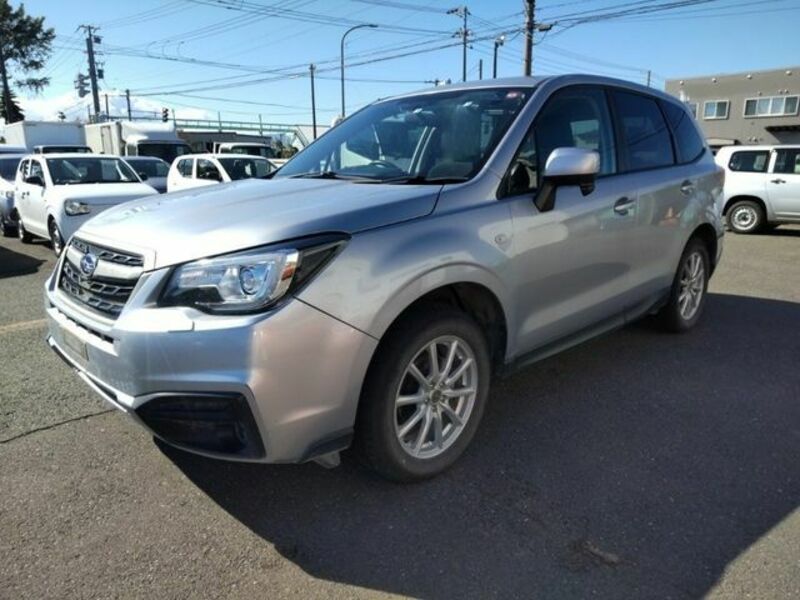 SUBARU　FORESTER