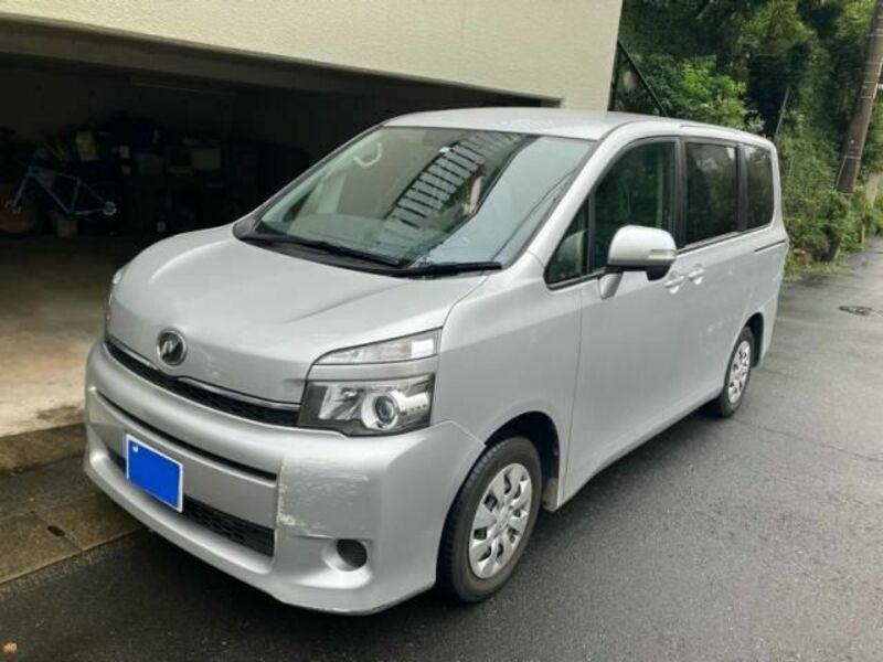 TOYOTA　VOXY