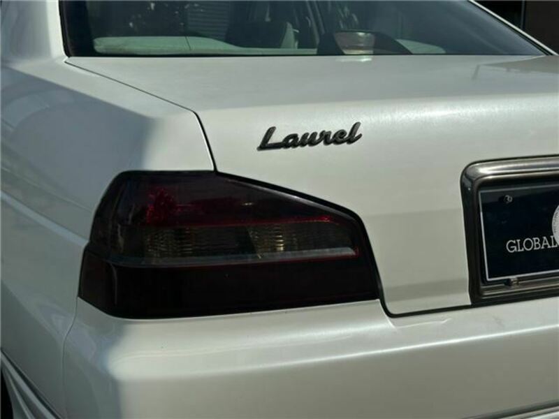 LAUREL-33