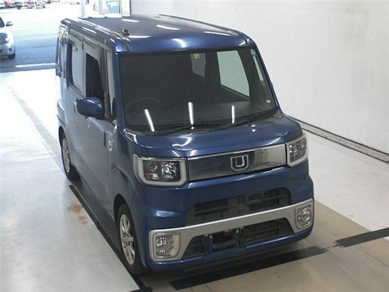 DAIHATSU　WAKE