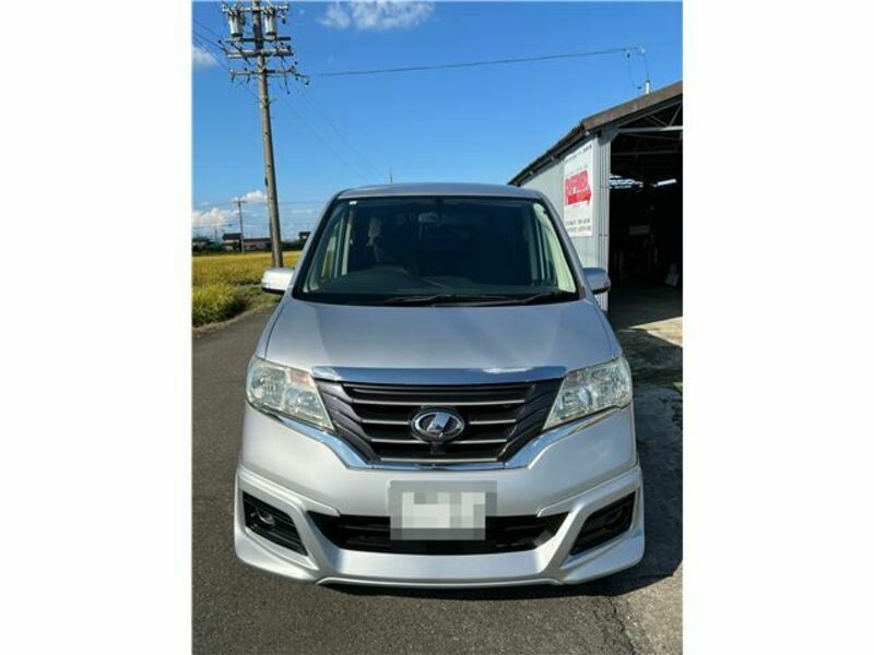 NISSAN　SERENA