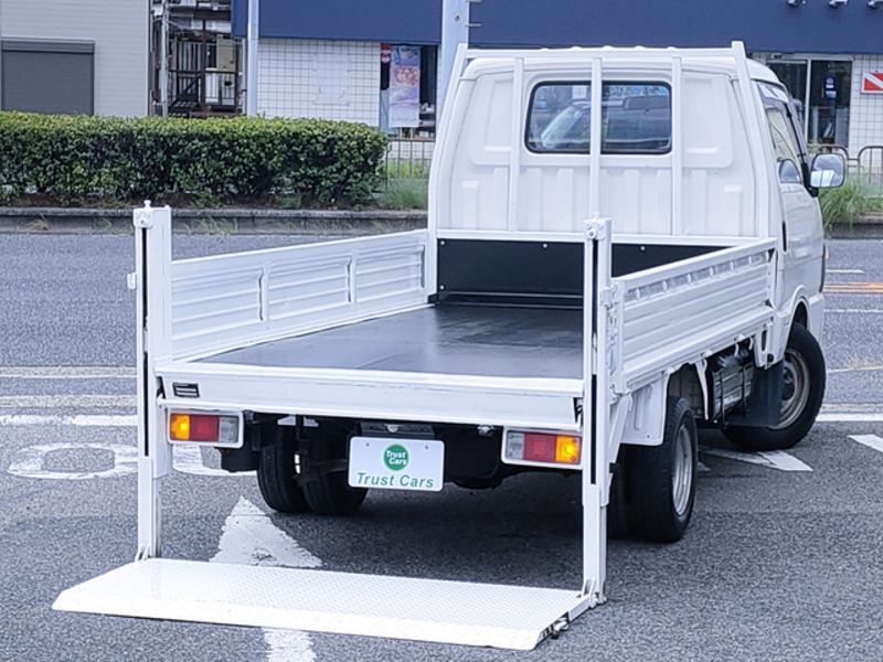 MAZDA　BONGO BRAWNY TRUCK