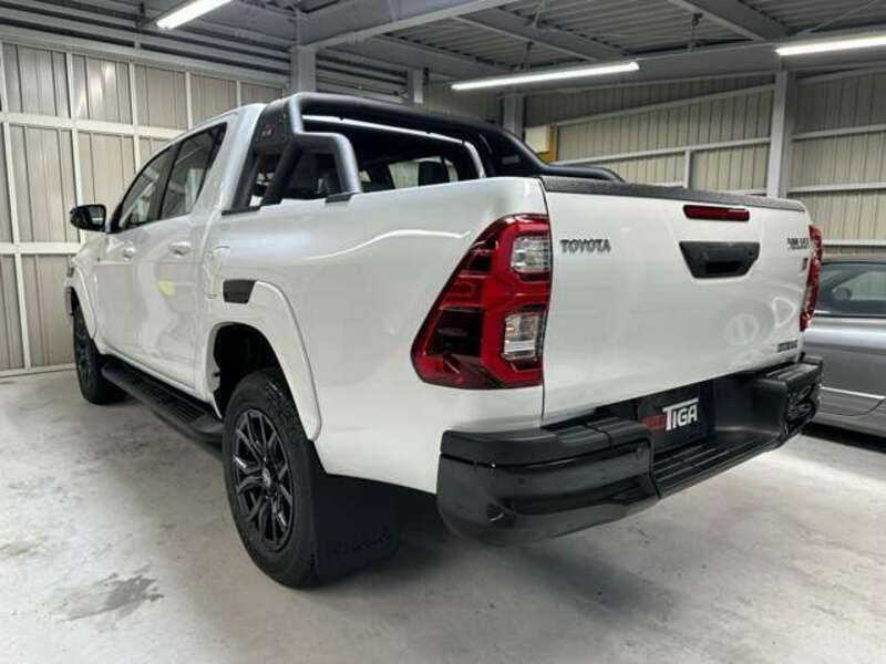 HILUX-7