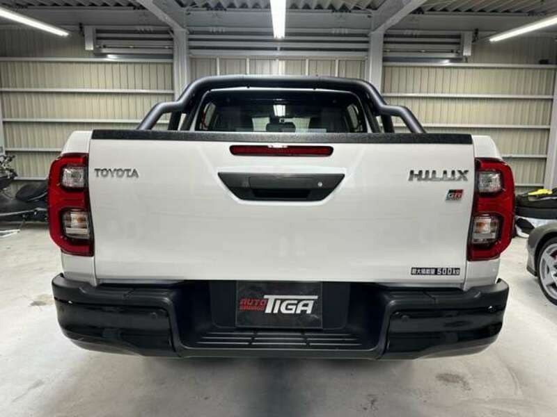 HILUX-9