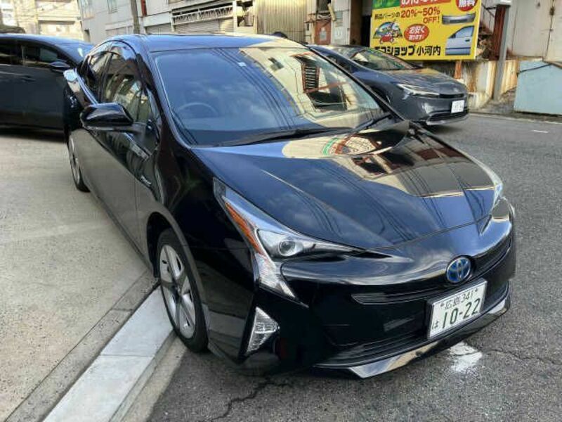 TOYOTA　PRIUS