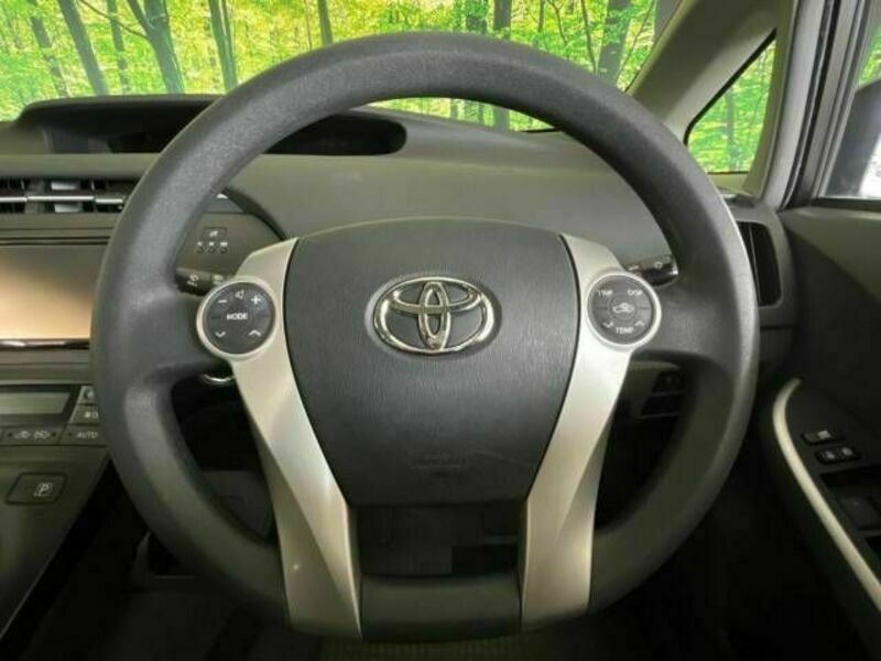 PRIUS-11