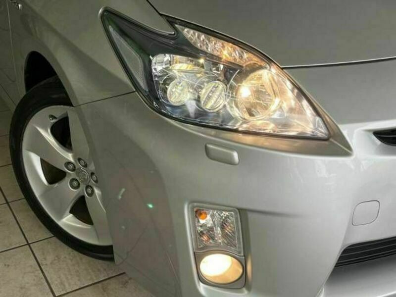 PRIUS-12