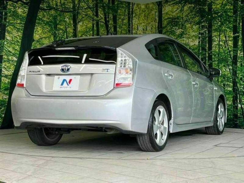 PRIUS-17