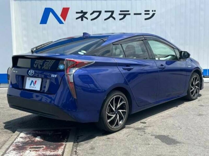 PRIUS-17