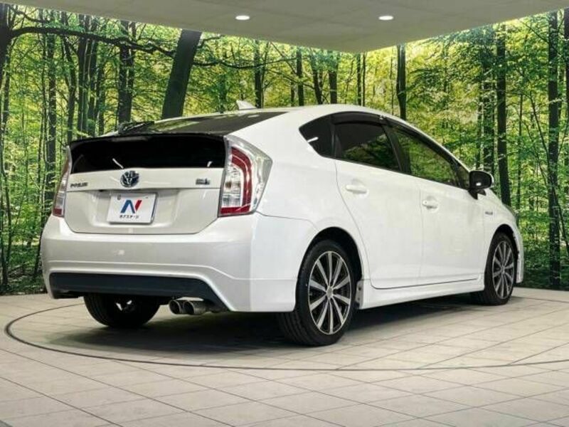 PRIUS-16