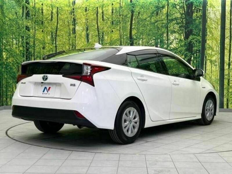 PRIUS-17