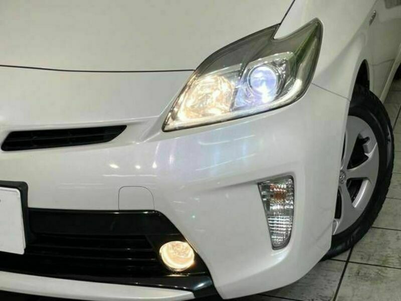 PRIUS-11