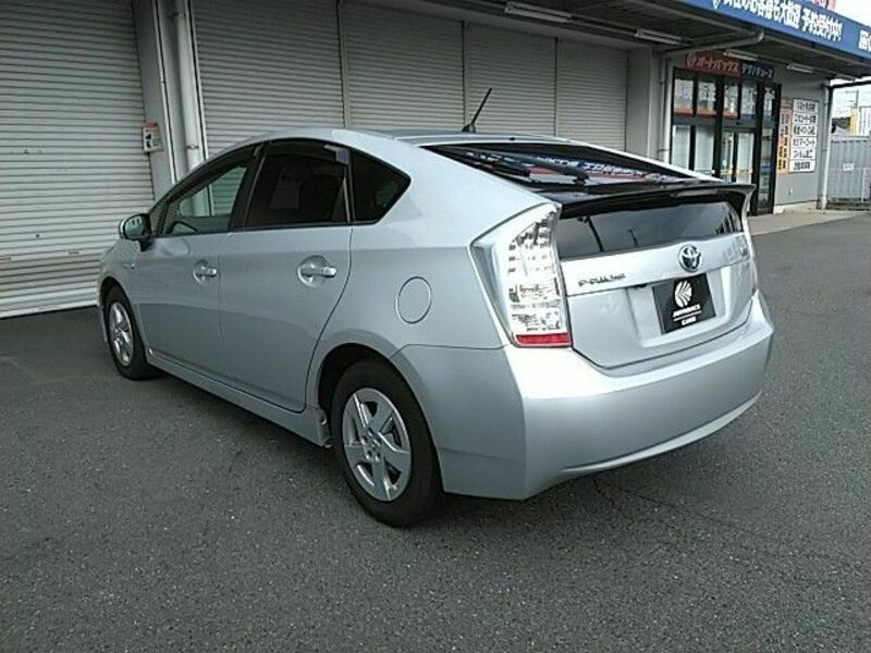 PRIUS-17