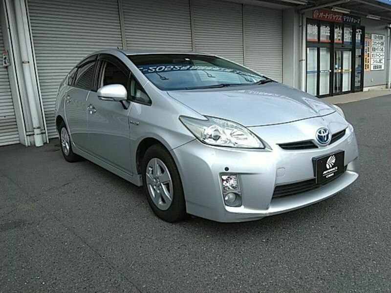 PRIUS-21