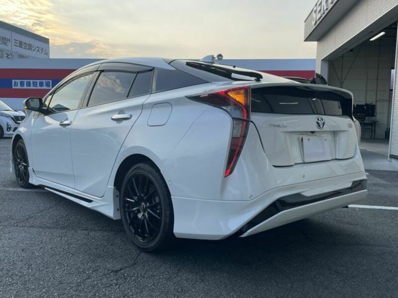 PRIUS-3