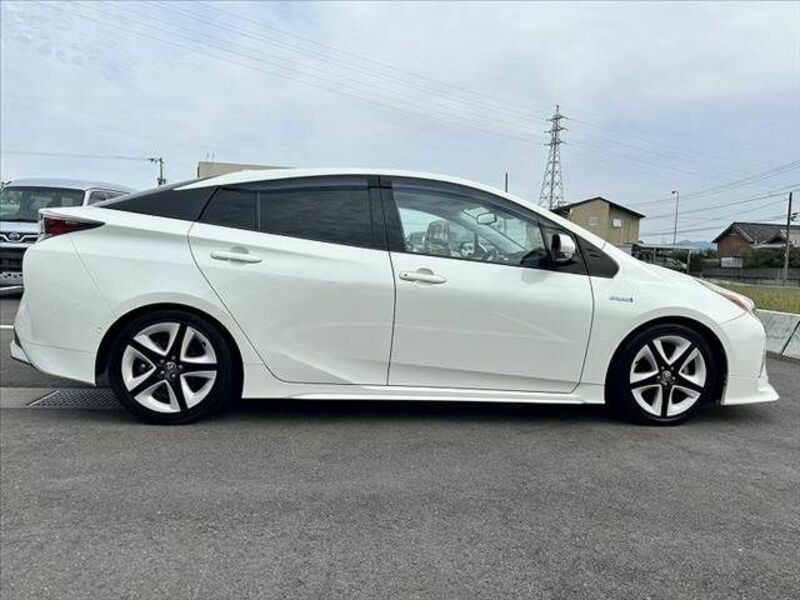 PRIUS-11