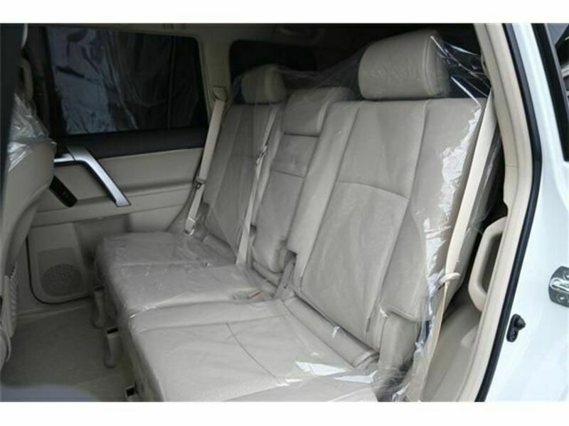 LAND CRUISER PRADO-7