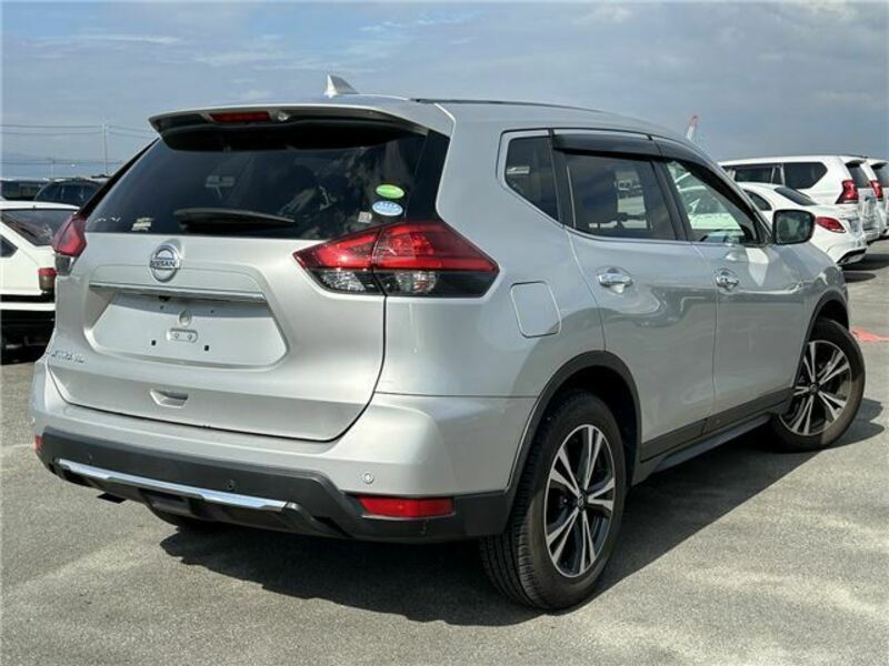 X-TRAIL-1