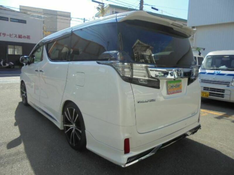 VELLFIRE-7