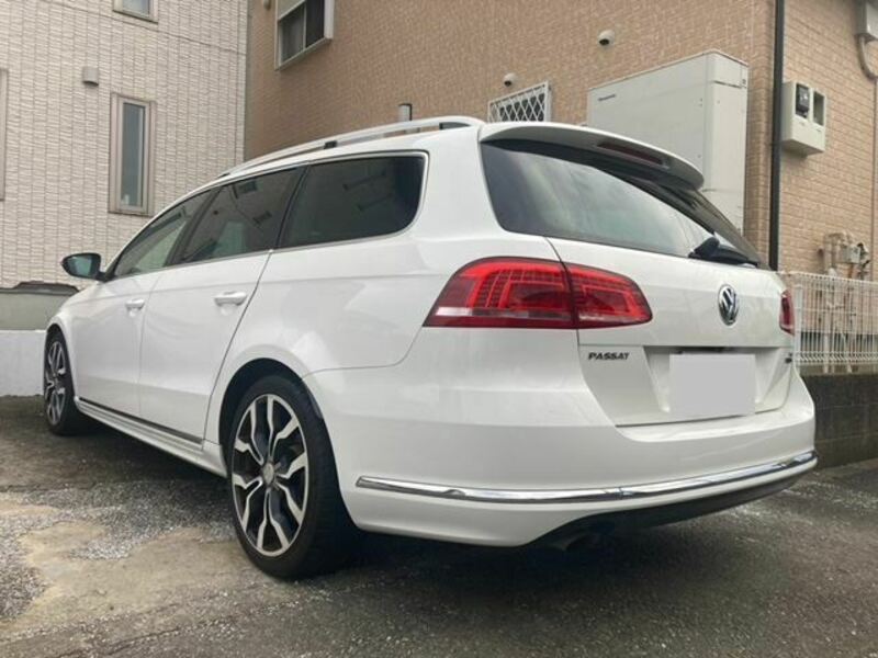 PASSAT VARIANT-1