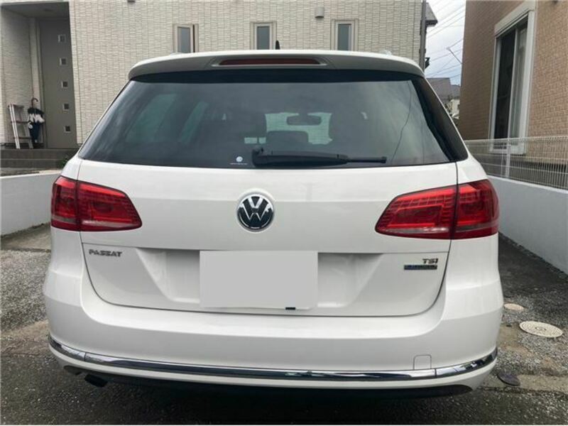 PASSAT VARIANT-5