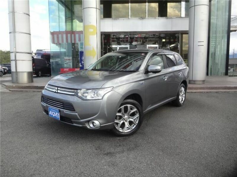 MITSUBISHI　OUTLANDER PHEV