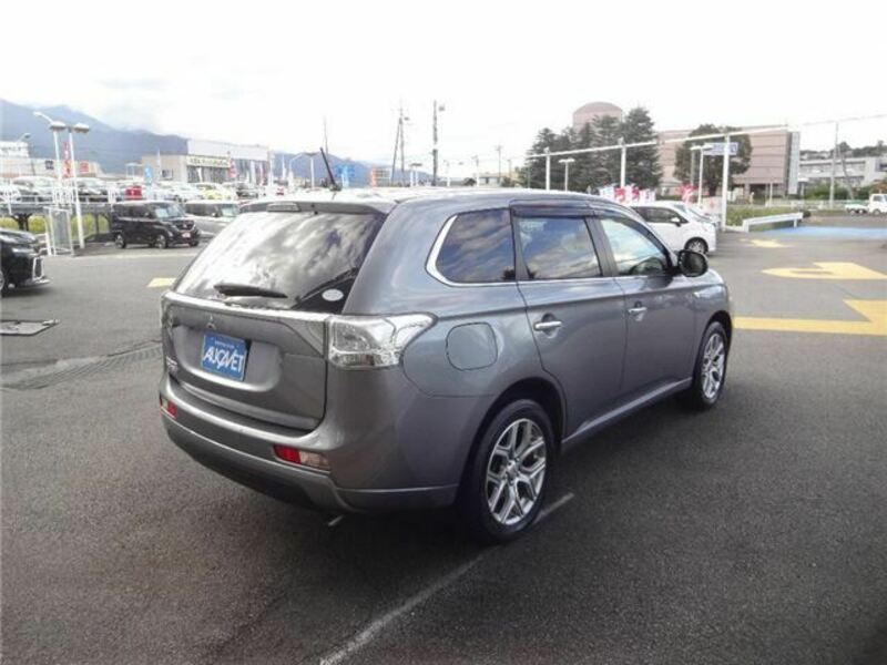 OUTLANDER PHEV-1