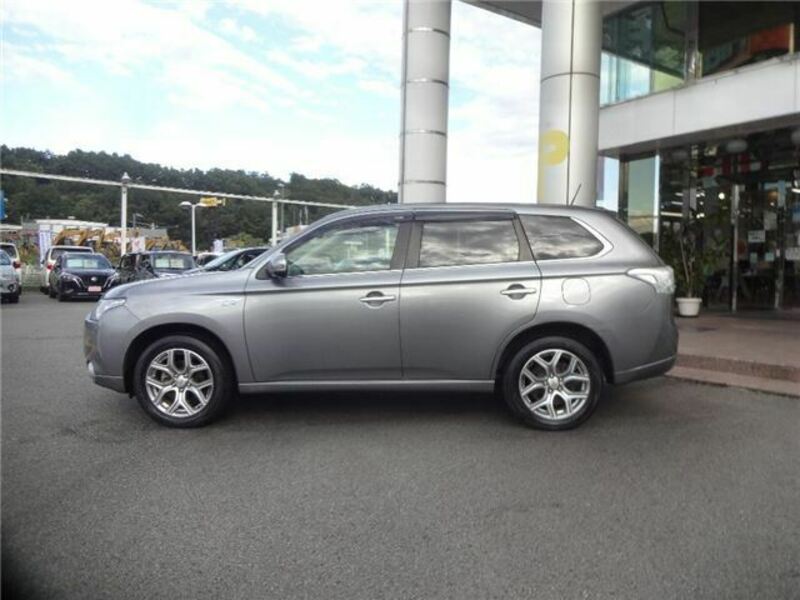 OUTLANDER PHEV-3