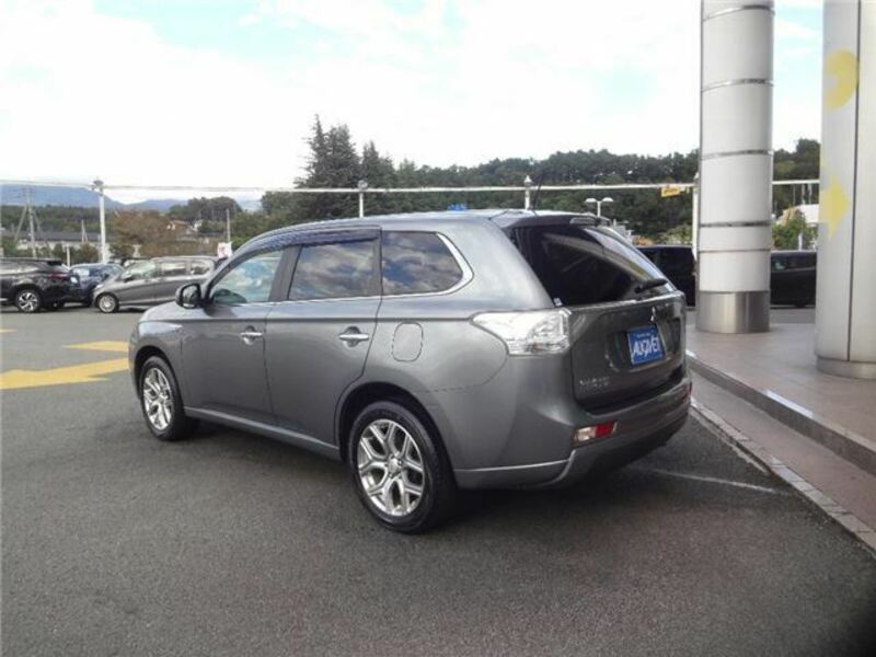 OUTLANDER PHEV-6