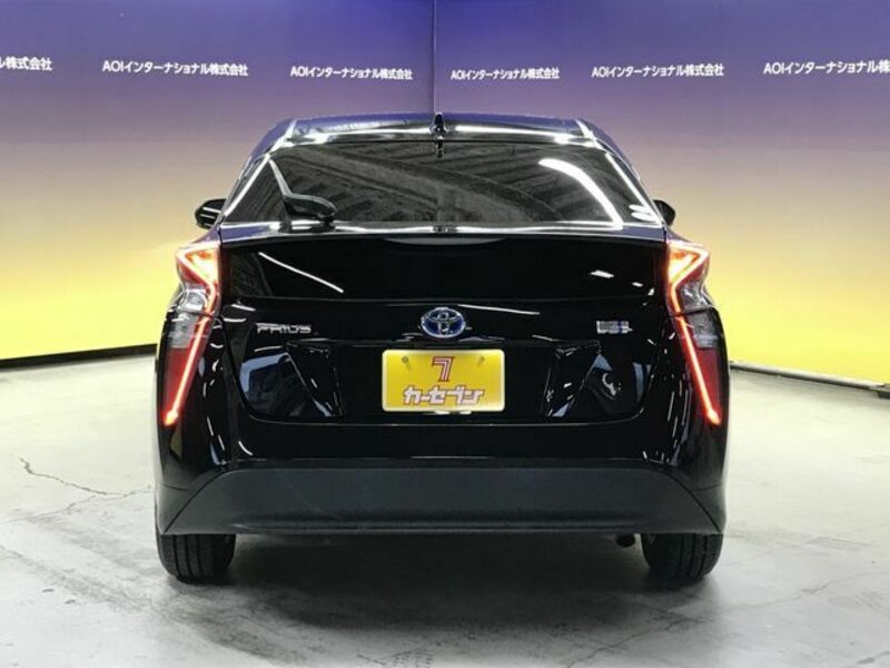 PRIUS-8