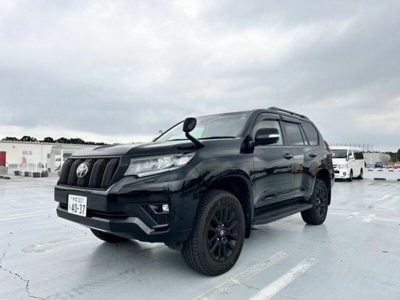 TOYOTA　LAND CRUISER PRADO