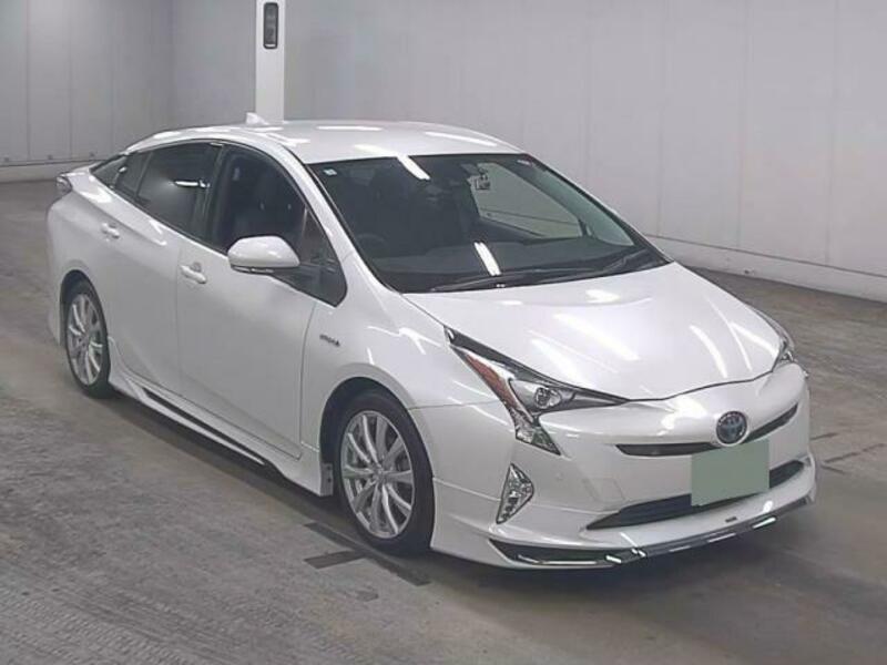 TOYOTA　PRIUS